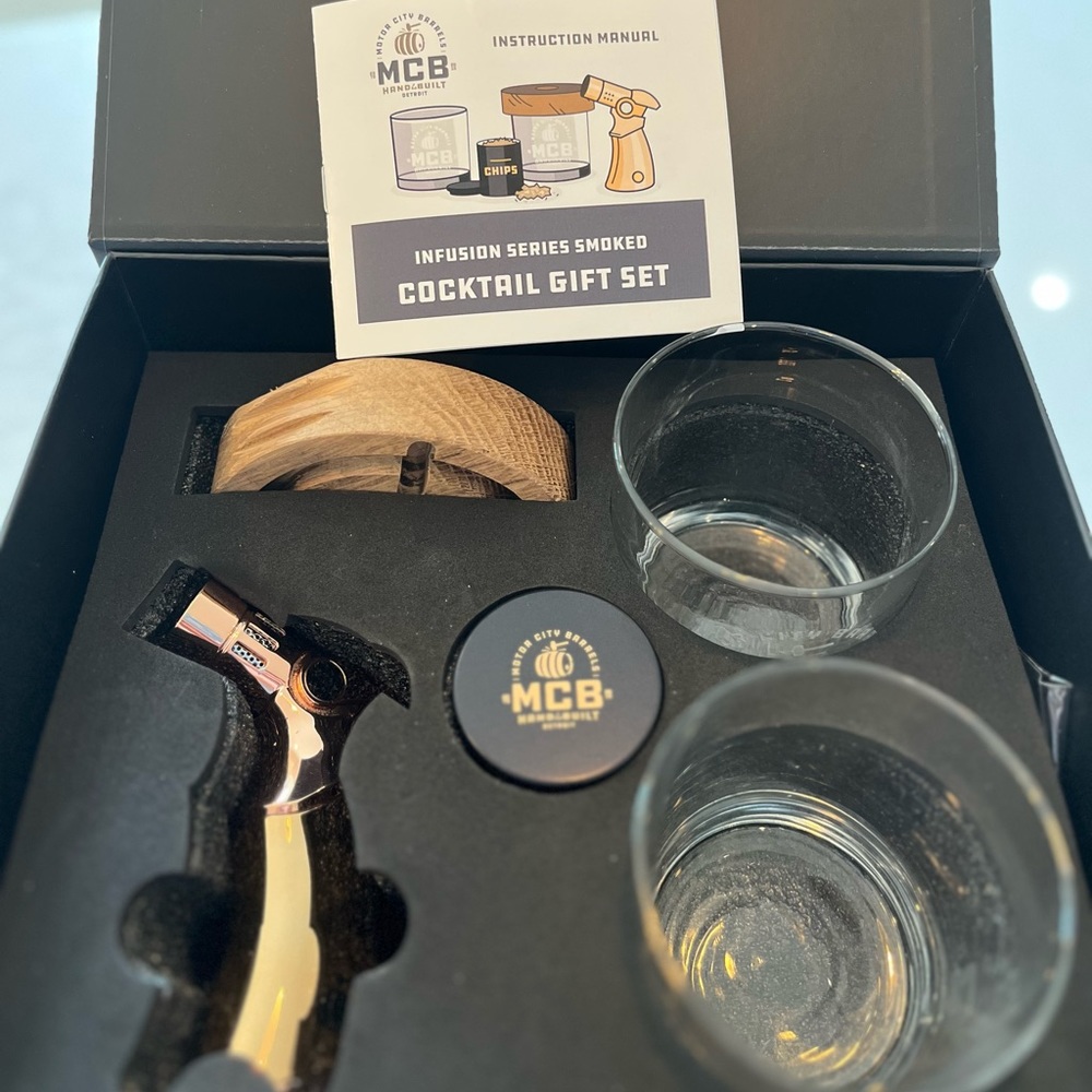 Motor City Barrels Barrel wood smoked cocktail kit & flavored wood chips
